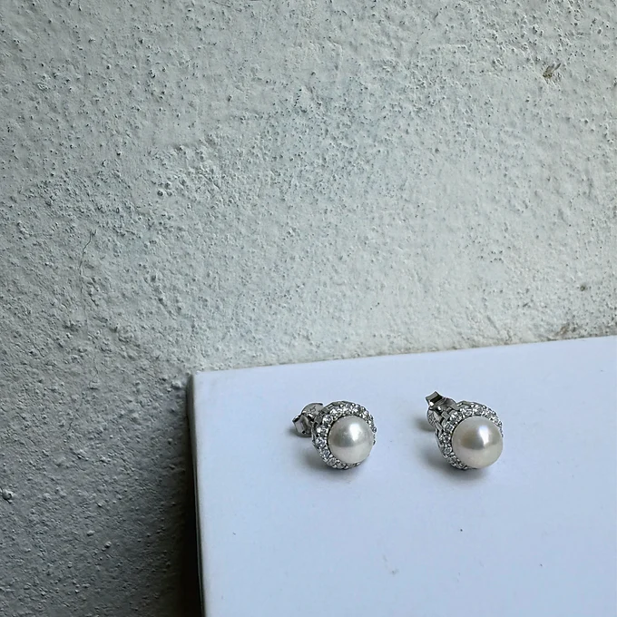 Pearl luna studs