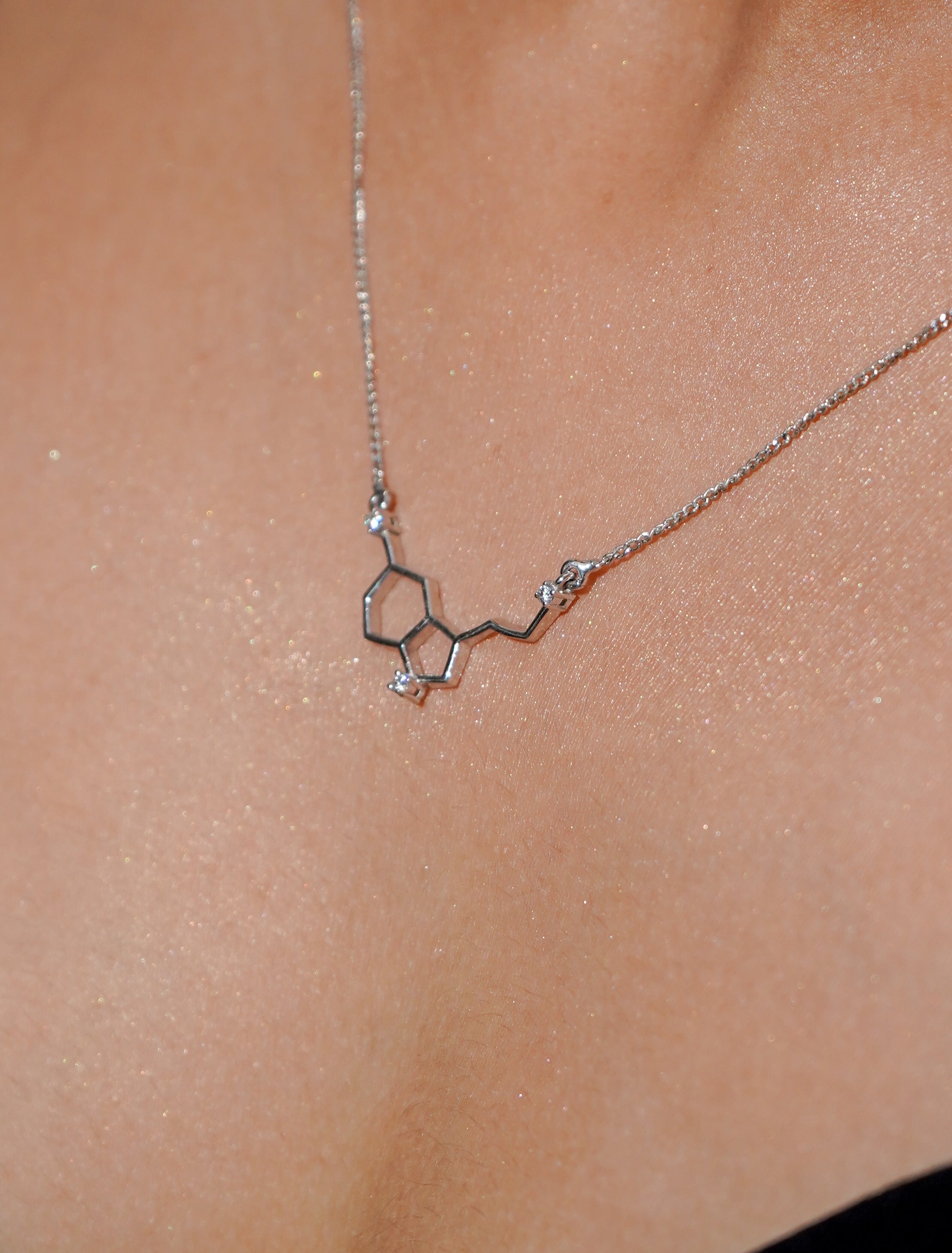Serotonin – The Balance Pendant