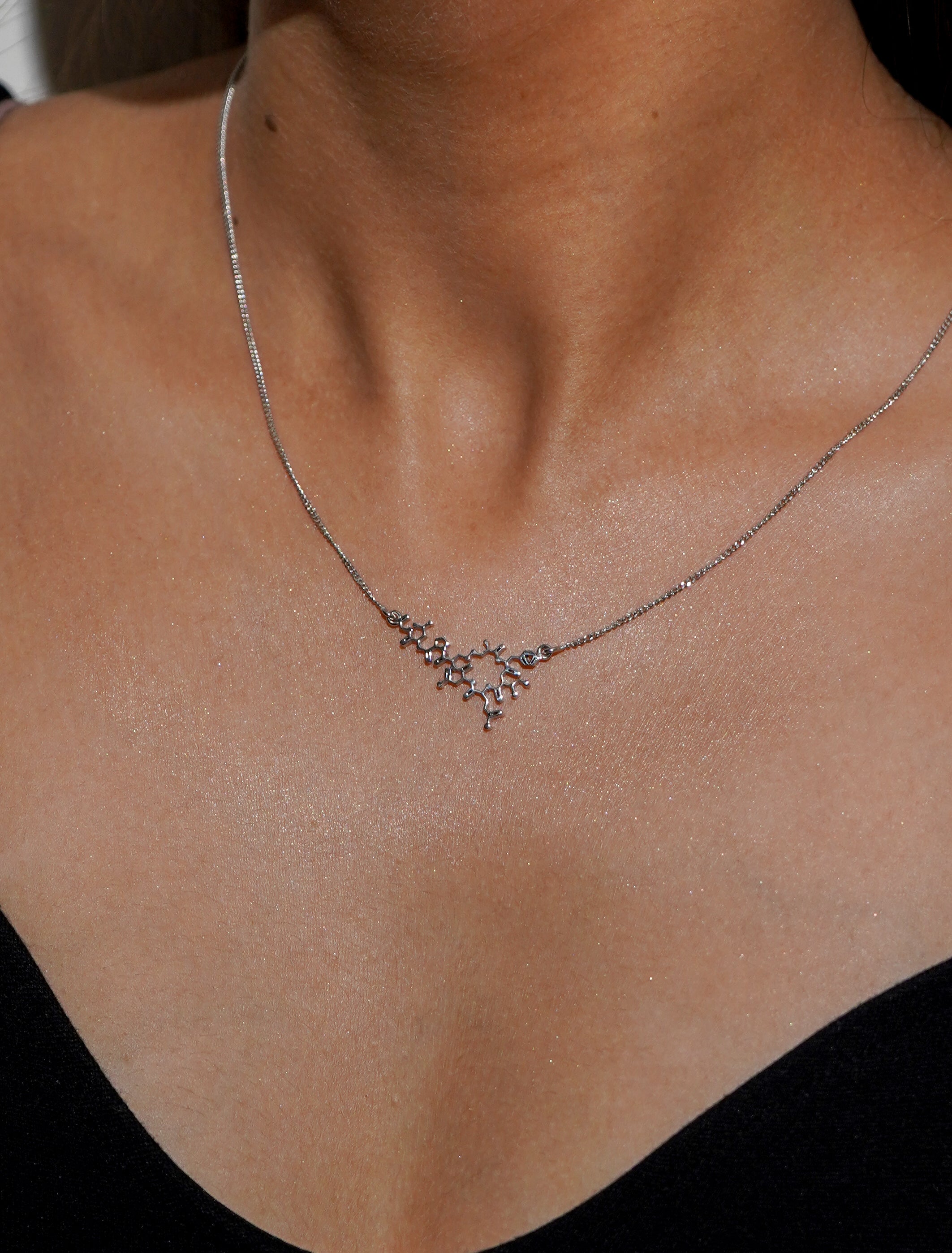 Oxytocin – The Bond Pendant