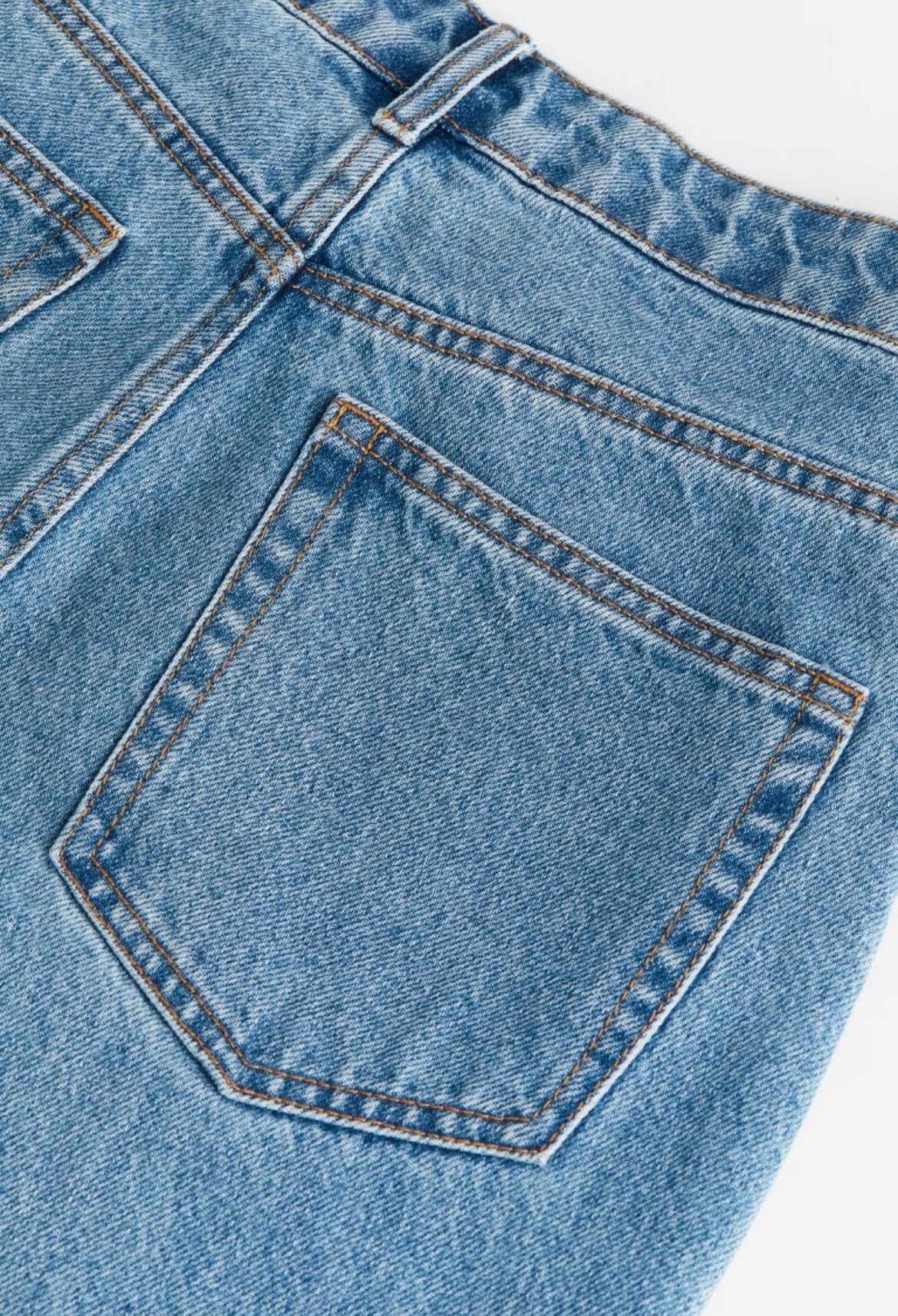 STRAIGHT FIT MID BLUE JEANS