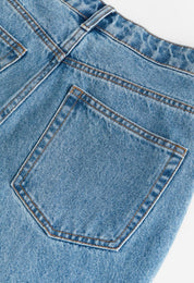 STRAIGHT FIT MID BLUE JEANS