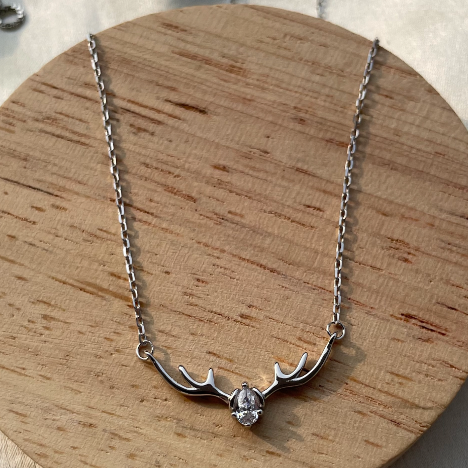 Reindeer zircon necklace