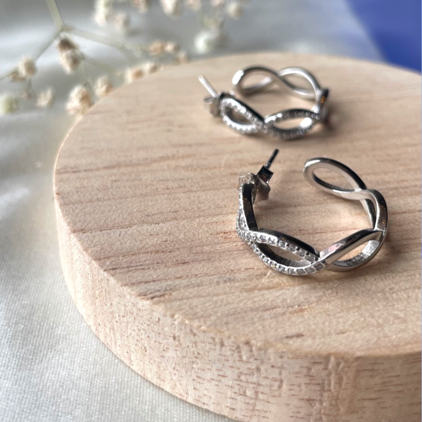 Infinity hoops