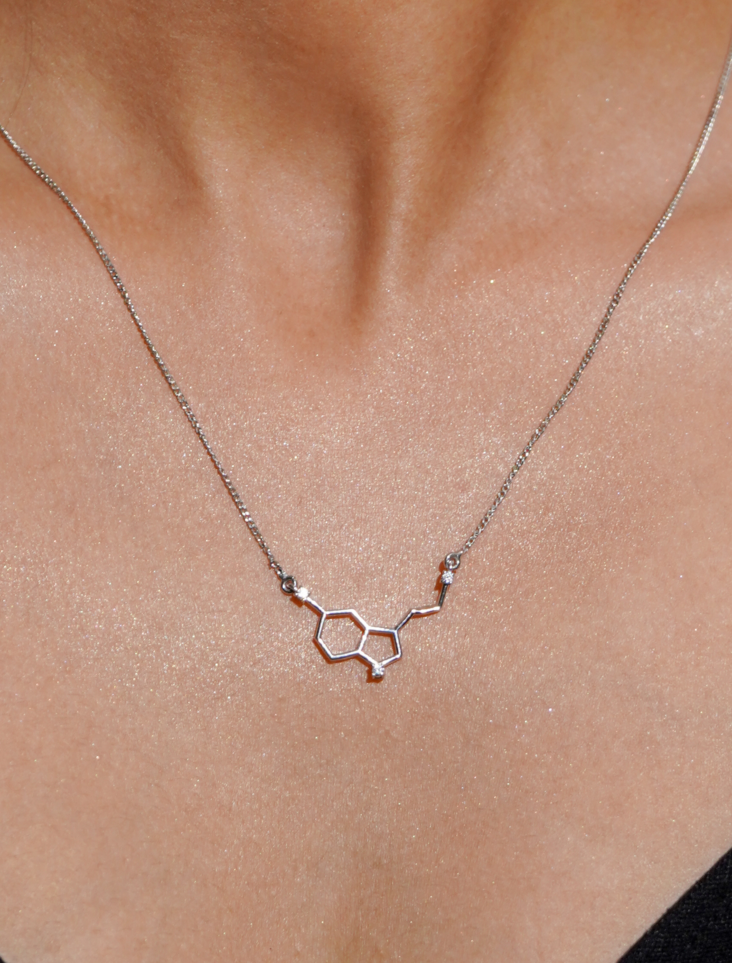 Serotonin – The Balance Pendant