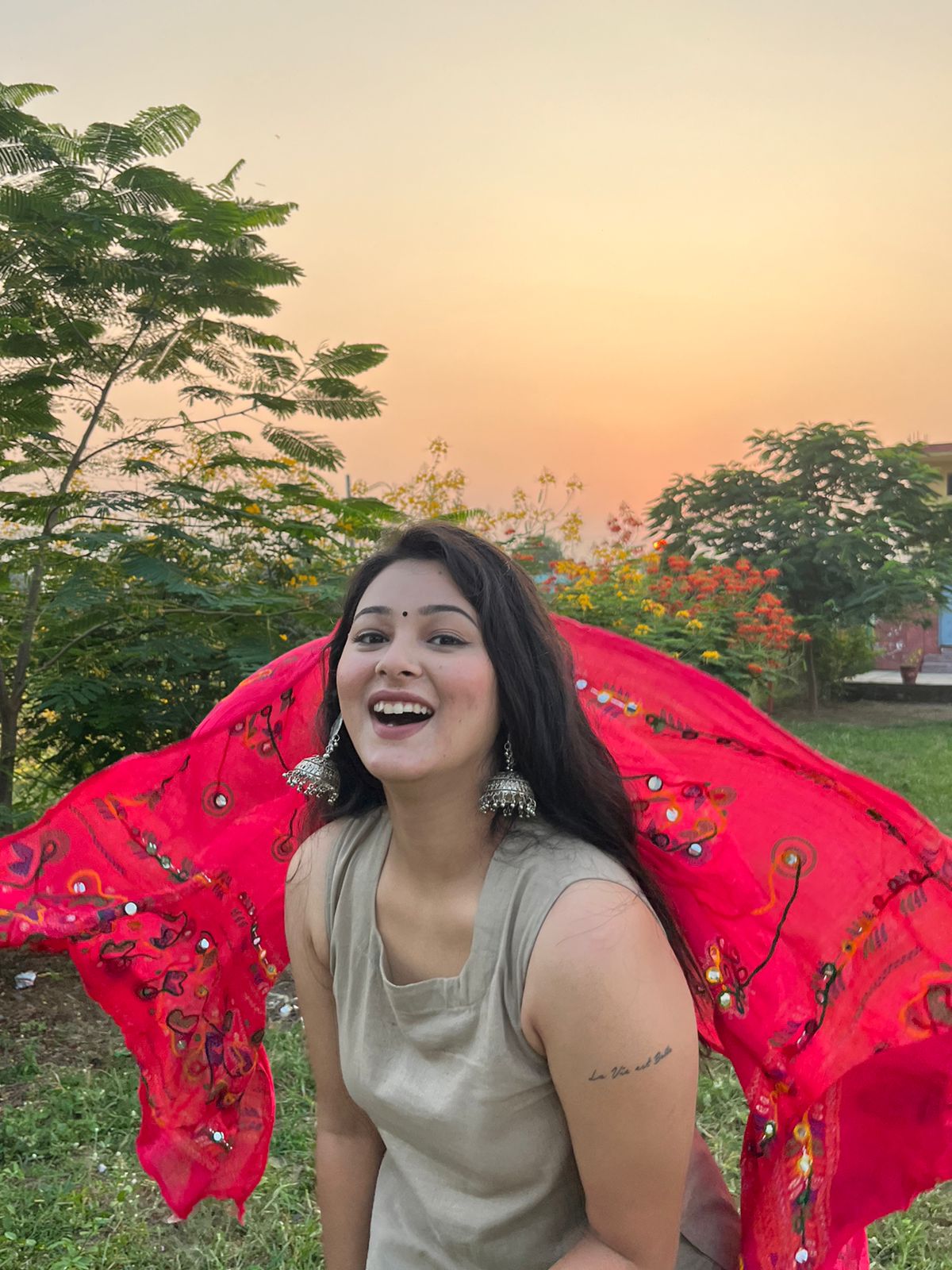 grey cotton linen noor by hansa kurta co-ord set, crafted from a luxe linen-cotton blend that feels as good as it looks. available in five vibrant colours, this playful set is perfect for office wear or a day full of running errands