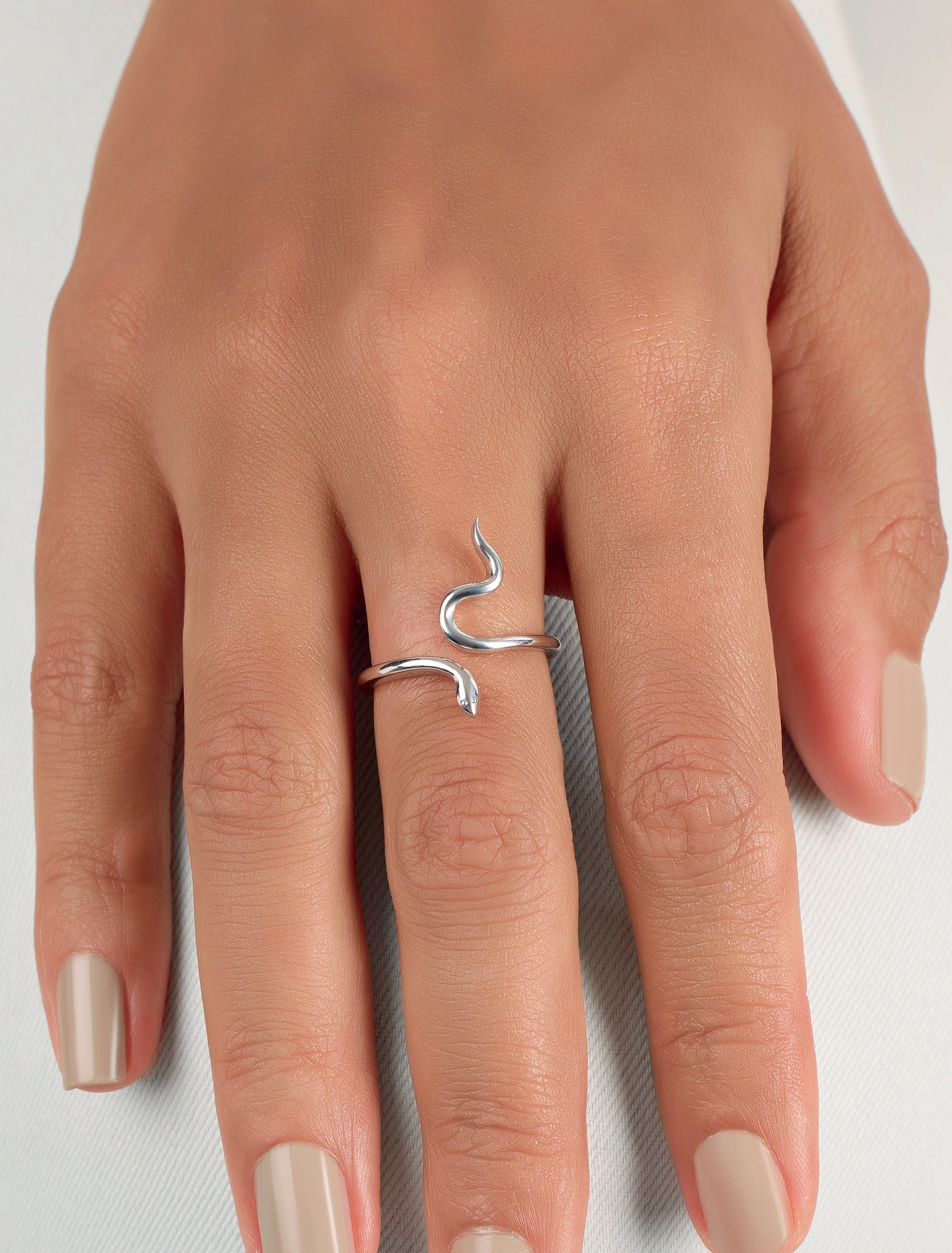 FIANJEWELLERSMODELSHOOT_2024_04_0462521.jpg