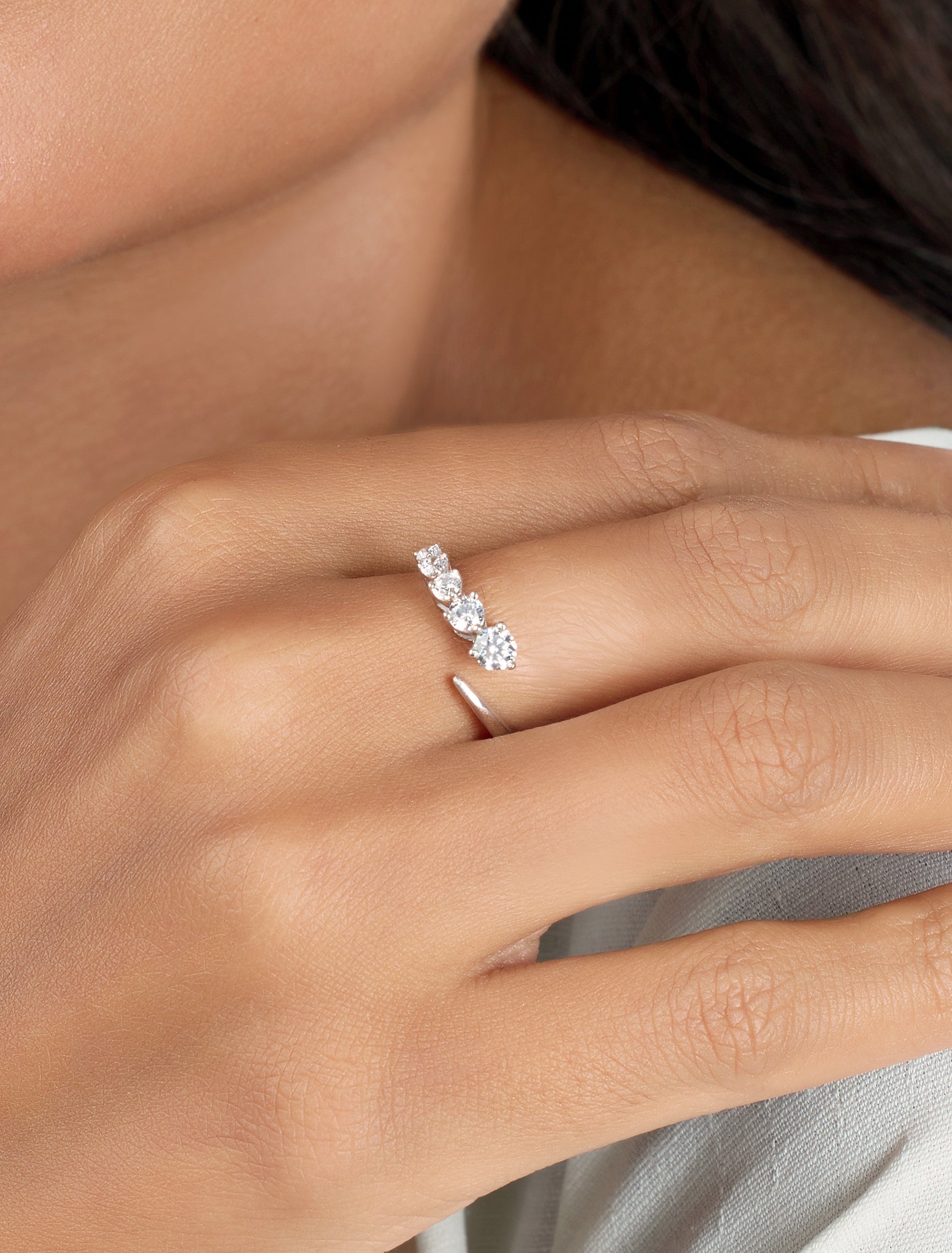 FIANJEWELLERSMODELSHOOT_2024_04_0462713.jpg