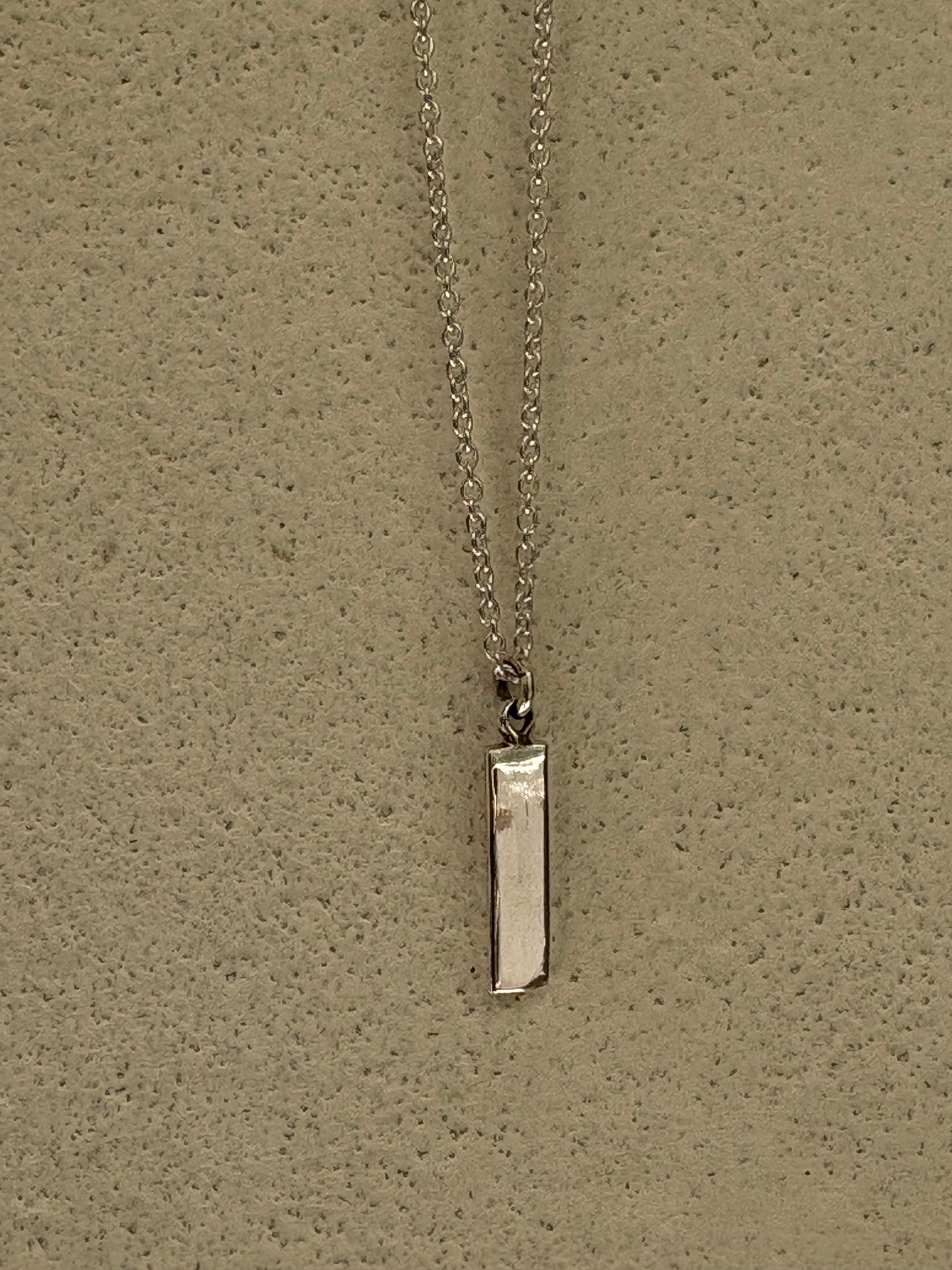 Mono locket