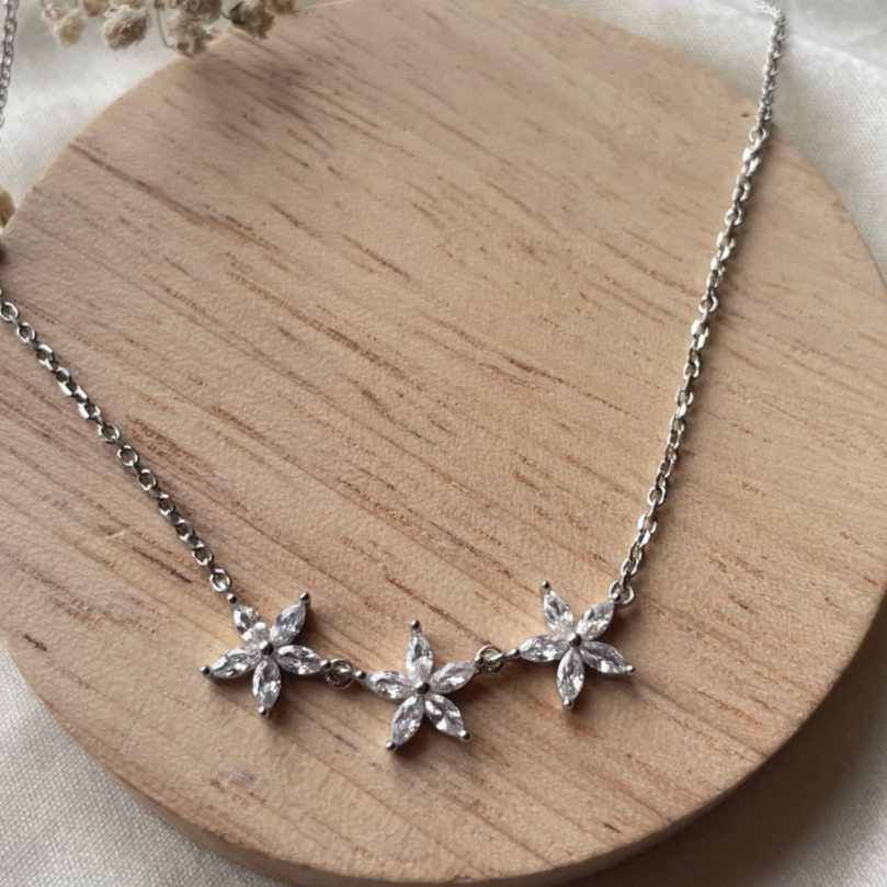 Zircon blossom necklace